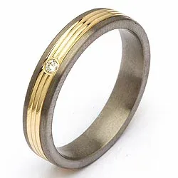 Trouwring in titanium en goud 0,025 ct