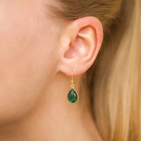 druppel groen kristal oorbellen in verguld zilver