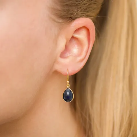 druppel synthetisch blauwe saffier oorbellen in verguld zilver