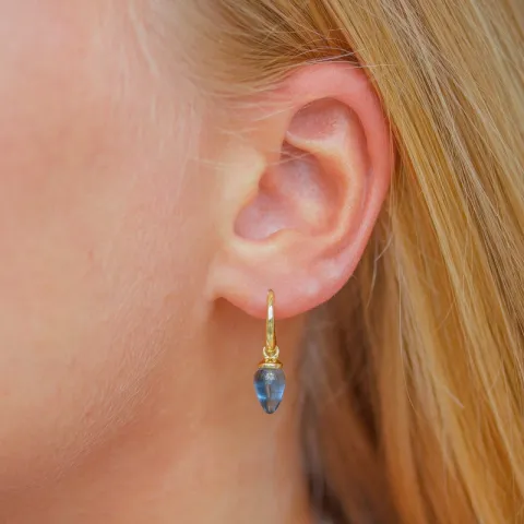 blauwe ioliet oorbellen in verguld zilver