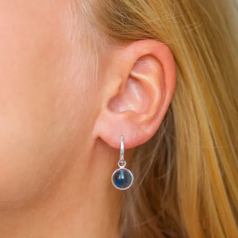 rond blauwe donkerblauw kristal oorbellen in verzilverd messing - Loom Stones