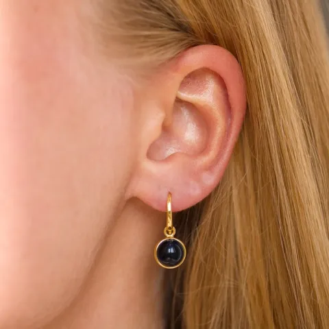 rond synthetisch blauwe saffier oorbellen in verguld messing - Loom Stones