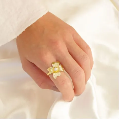 bloem parel ring in verguld messing - Eliné