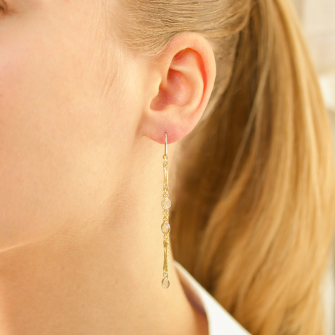 lange ketting oorbellen in verguld messing - Eliné