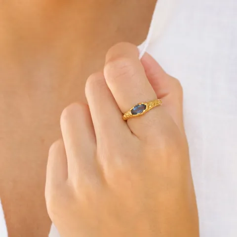 donkerblauw kristal ring in verguld messing - Eliné
