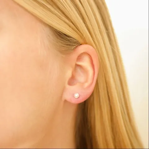 4 mm waterproof parel oorsteker in verguld staal - OCEANA