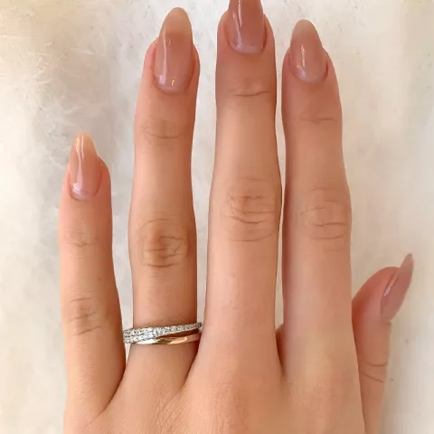 zirkoon ring in zilver met een roze coating met gerodineerd zilver