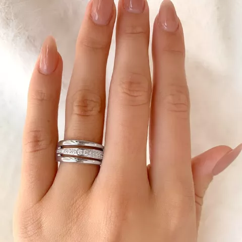 Breed witte zirkoon ring in gerodineerd zilver