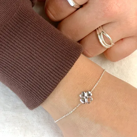 klavertje vier armband in zilver met hanger in zilver