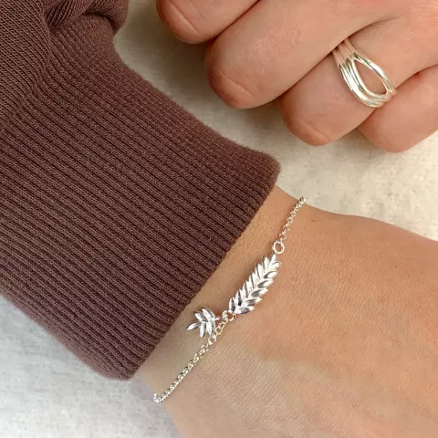 blad armband in zilver met hanger in zilver