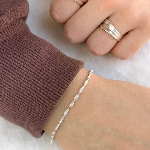 Gedraaide armbanden in zilver  x 1,9 mm