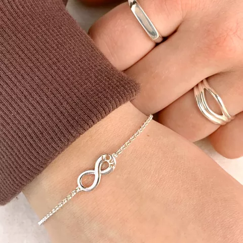 infinity armband in zilver met hanger in zilver