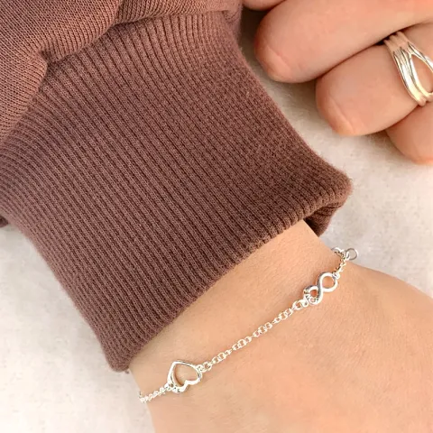 hart infinity armband in zilver met hanger in zilver