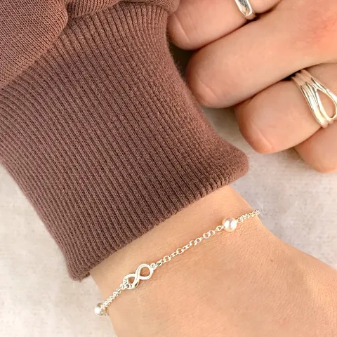 infinity armband in zilver met hanger in zilver