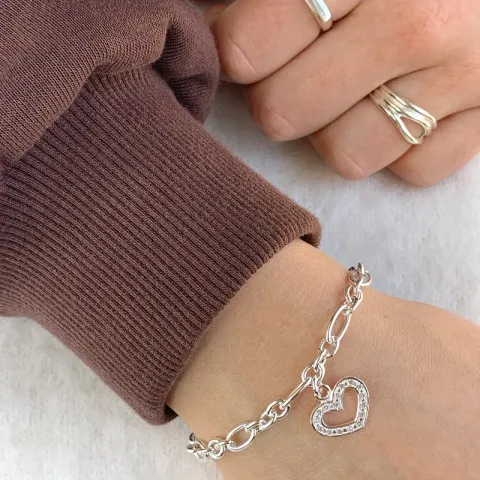 Zirkoon armband in zilver met hartjes hanger in zilver