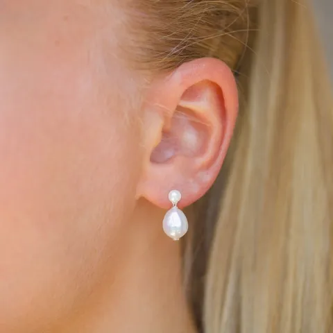 8 - 9 mm parel oorbellen in zilver