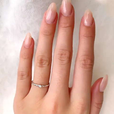 Elegant met structuur zirkoon ring in zilver