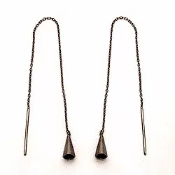 driehoekig oorhanger in zwart gerhodineerd zilver
