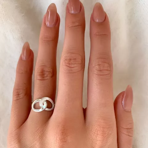 Mat ovale ring in zilver