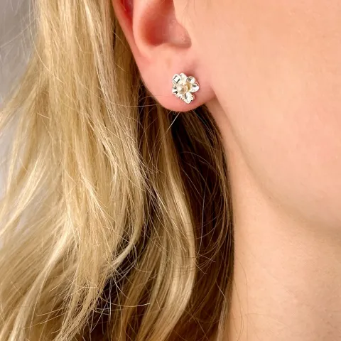 bloem parel oorsteker in zilver