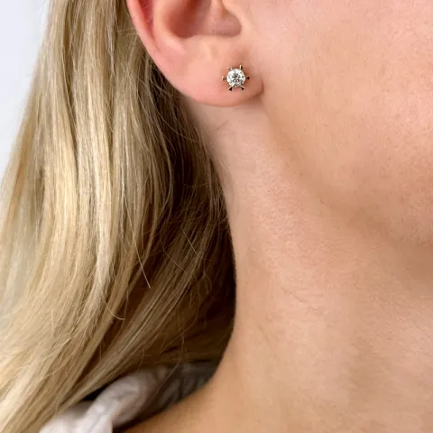 2 x 0,40 ct solitaire oorbel in 14 karaat goud met diamant