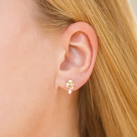 Enamel Mio Pearl oorsteker in verguld sterlingzilver