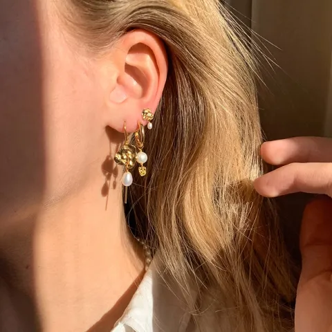 Enamel Mio Pearl oorsteker in verguld sterlingzilver
