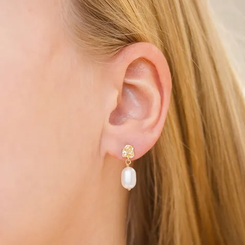 Enamel Poe Pearl parel oorbellen in verguld sterlingzilver