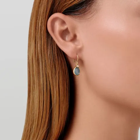 Julie Sandlau Leela oorbellen in verguld sterlingzilver blauwe kristal witte zirkoon