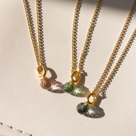 Julie Sandlau Berry Small groen hanger in verguld sterlingzilver groen kristal