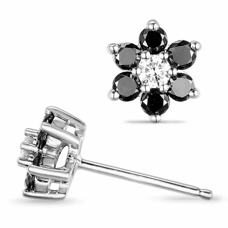 bloem zwart diamant oorsteker in 14 karaat witgoud met diamant en zwart diamant