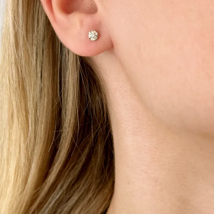 rond diamant oorsteker in 14 karaat goud met diamant en diamant