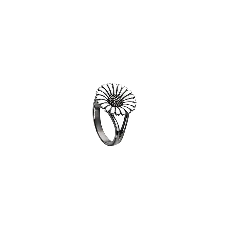 15 mm Kranz en Ziegler margriet ring in zwart gerhodineerd zilver witte emaille