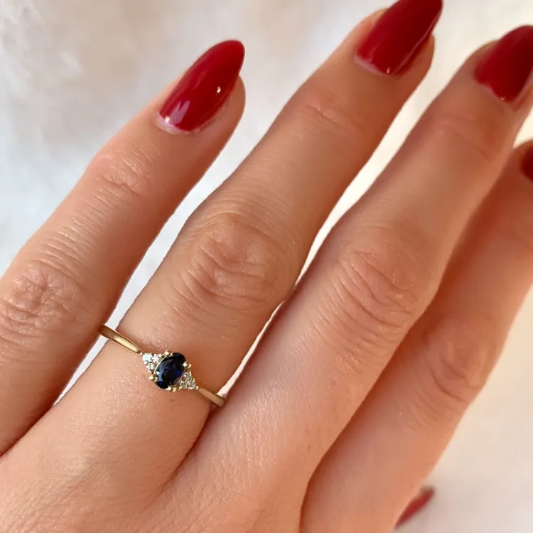 saffier diamant ring in 14 karaat goud 0,35 ct 0,03 ct