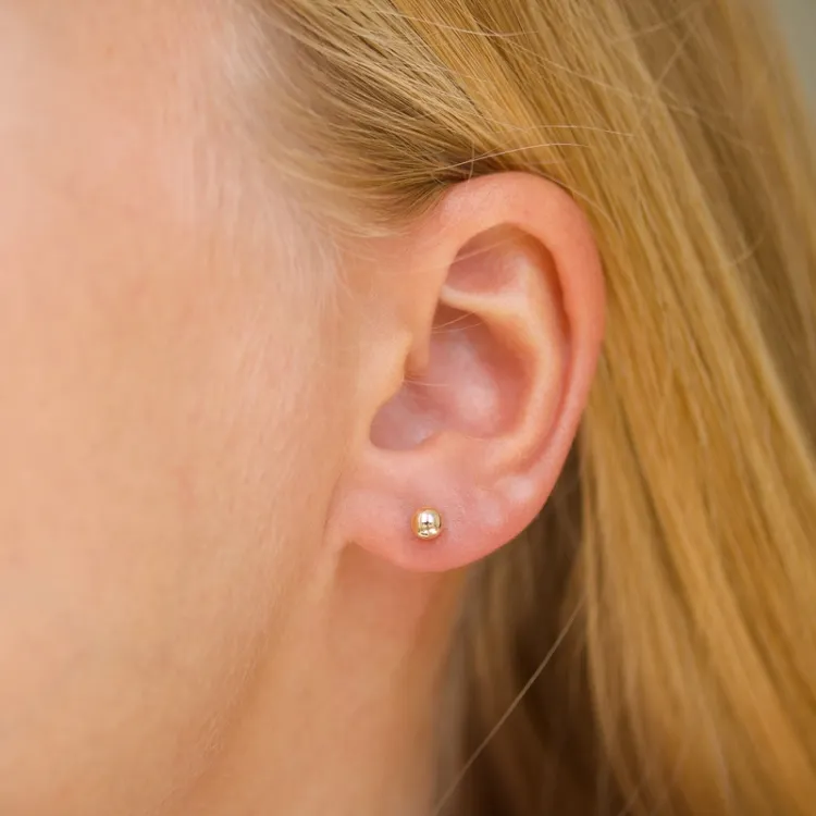 4 mm bolletje oorbellen in 14 karaat goud - Gold Collection