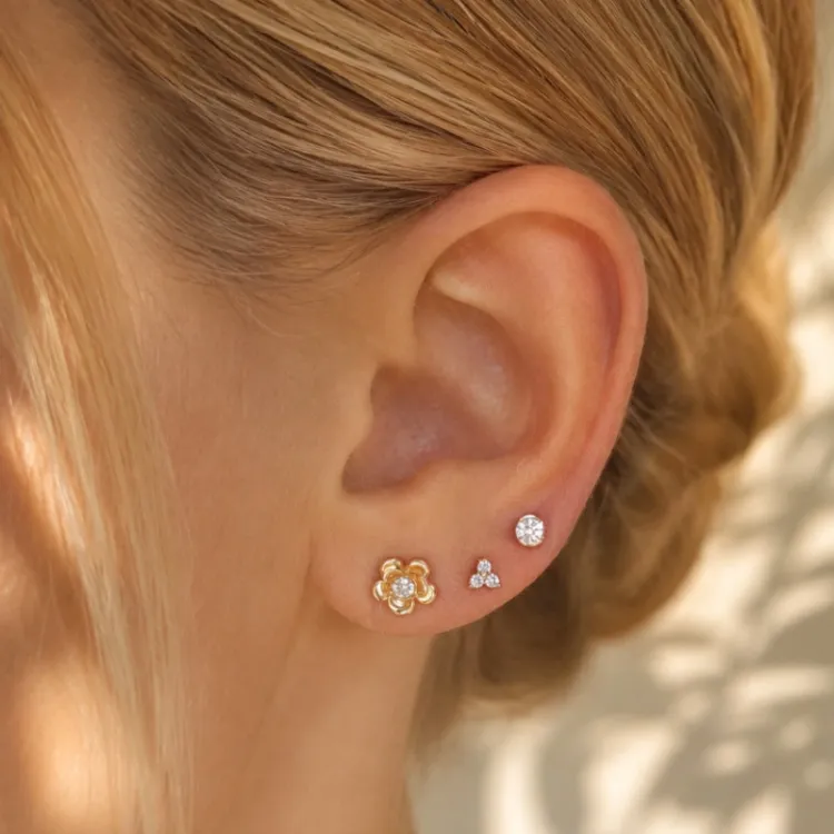 driehoekig lab grown diamant oorsteker in verguld sterlingzilver met lab grown diamant 