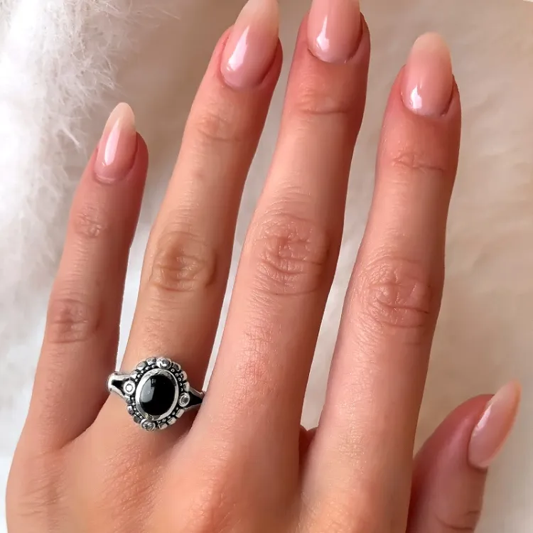 onyx ring in zilver