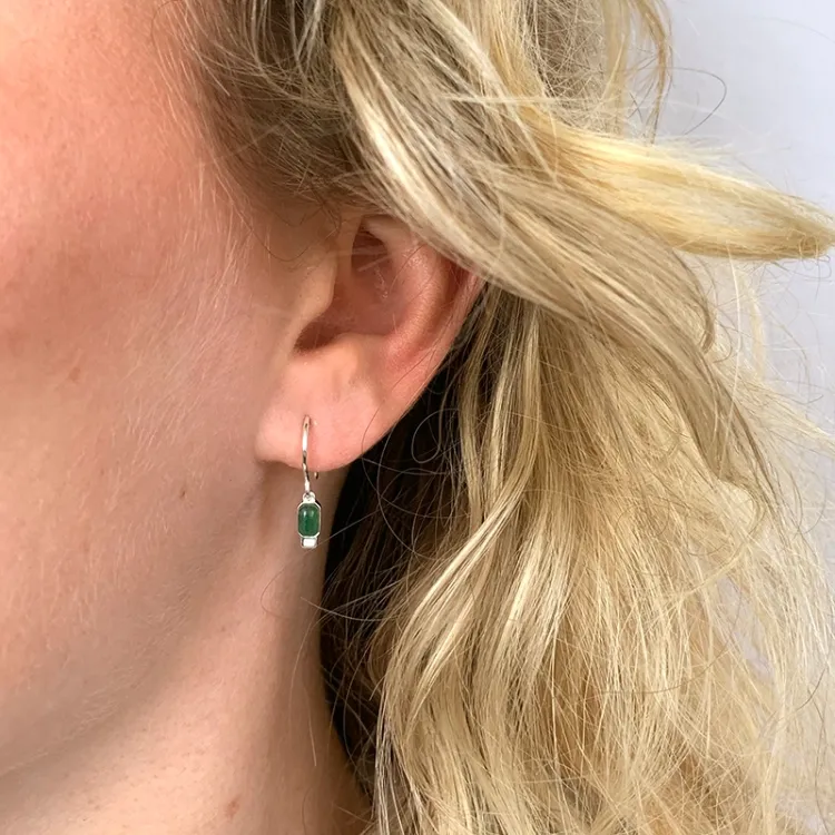 lange jadesteen oorbellen in zilver - Loom Stones
