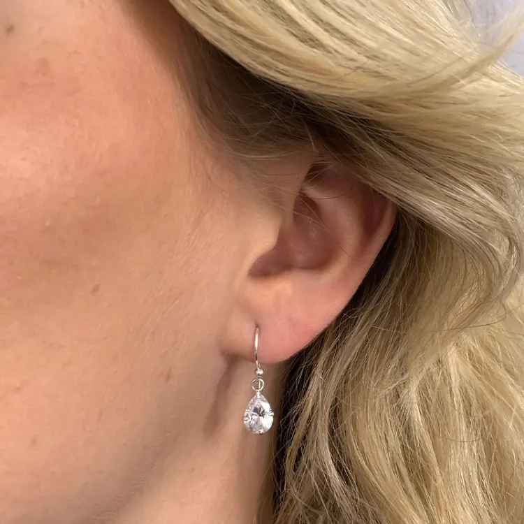 Lange druppel zirkoon oorbellen in zilver