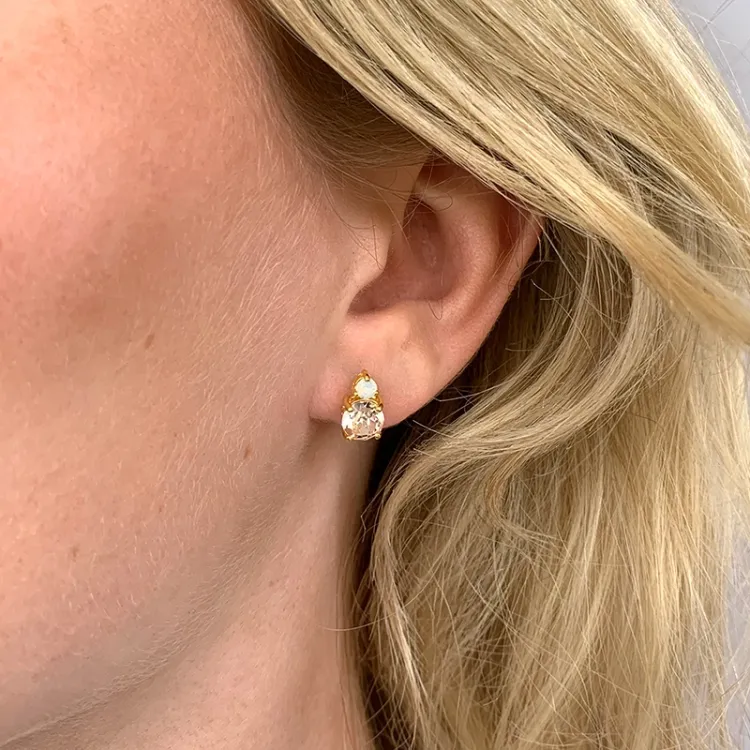 synthetische opaal oorsteker in verguld sterlingzilver