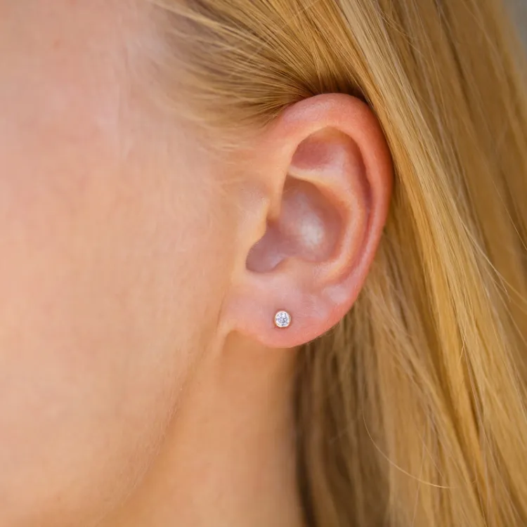 3 mm oorsteker in 9 karaat goud met zirkoon - Gold Collection