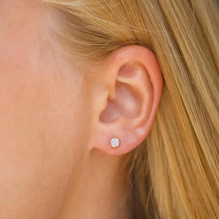 4 mm oorsteker in 9 karaat goud met zirkoon - Gold Collection