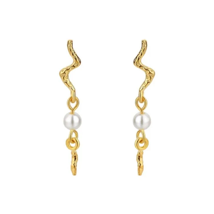 Nava Aquarius parel oorbellen in verguld sterlingzilver
