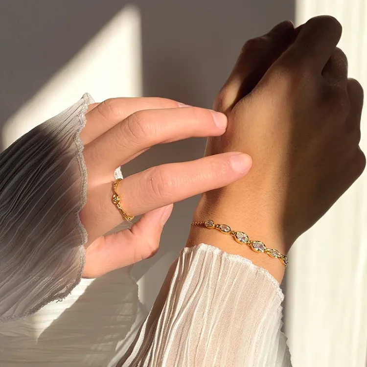 Nava Akhen armband in verguld sterlingzilver witte zirkoon