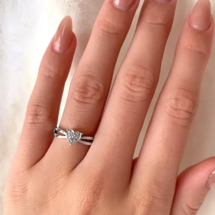 Hart ring in 8 karaat witgoud