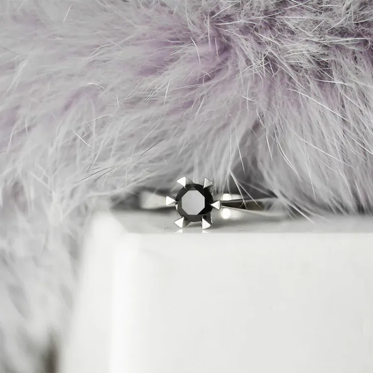 0,50 ct zwart diamant solitaire ring in 14 karaat witgoud 0,50 ct