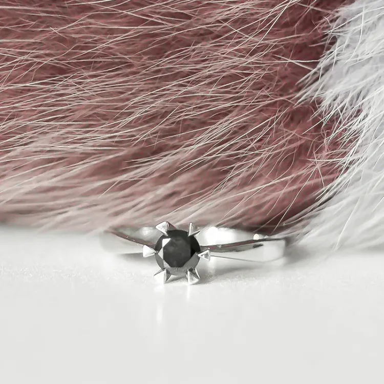 0,50 ct zwart diamant solitaire ring in 14 karaat witgoud 0,50 ct