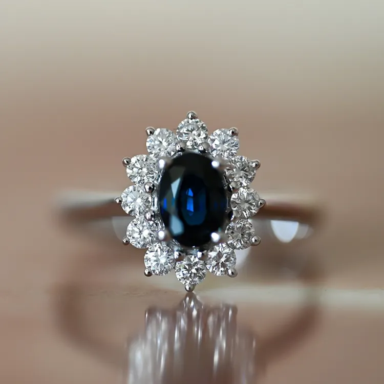saffier rozetring in 14 karaat witgoud 0,55 ct 1,00 ct