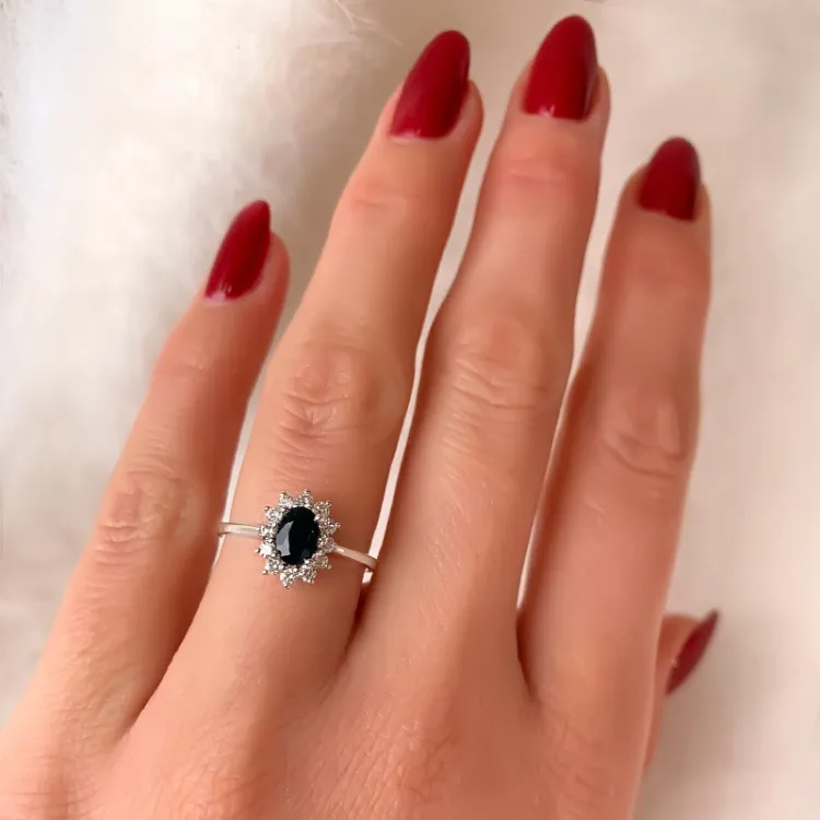 saffier rozetring in 14 karaat witgoud 0,26 ct 0,65 ct
