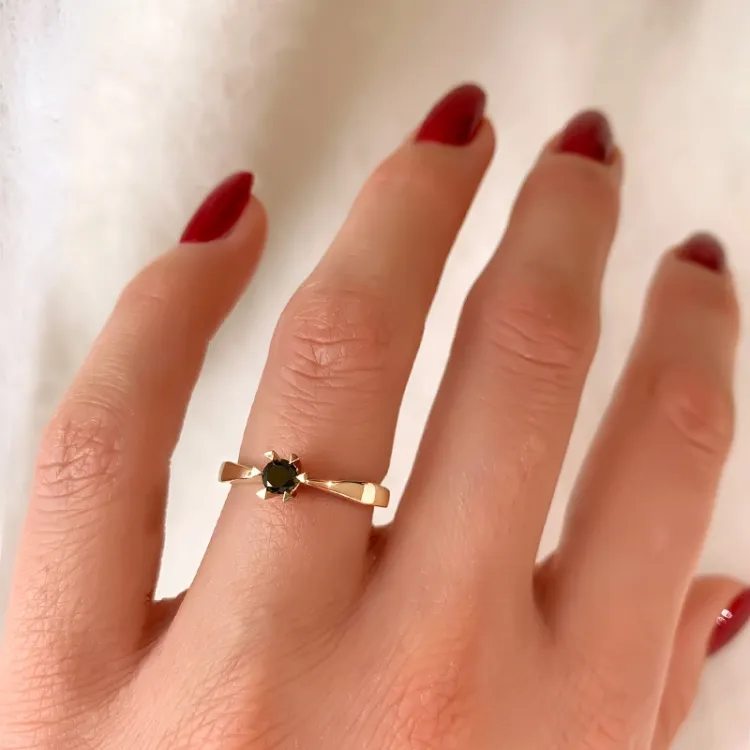 0,20 ct zwart diamant solitaire ring in 14 karaat goud 0,20 ct